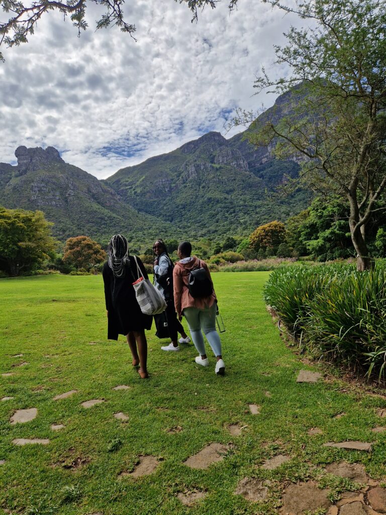 The_global_entity_female_solo_traveling