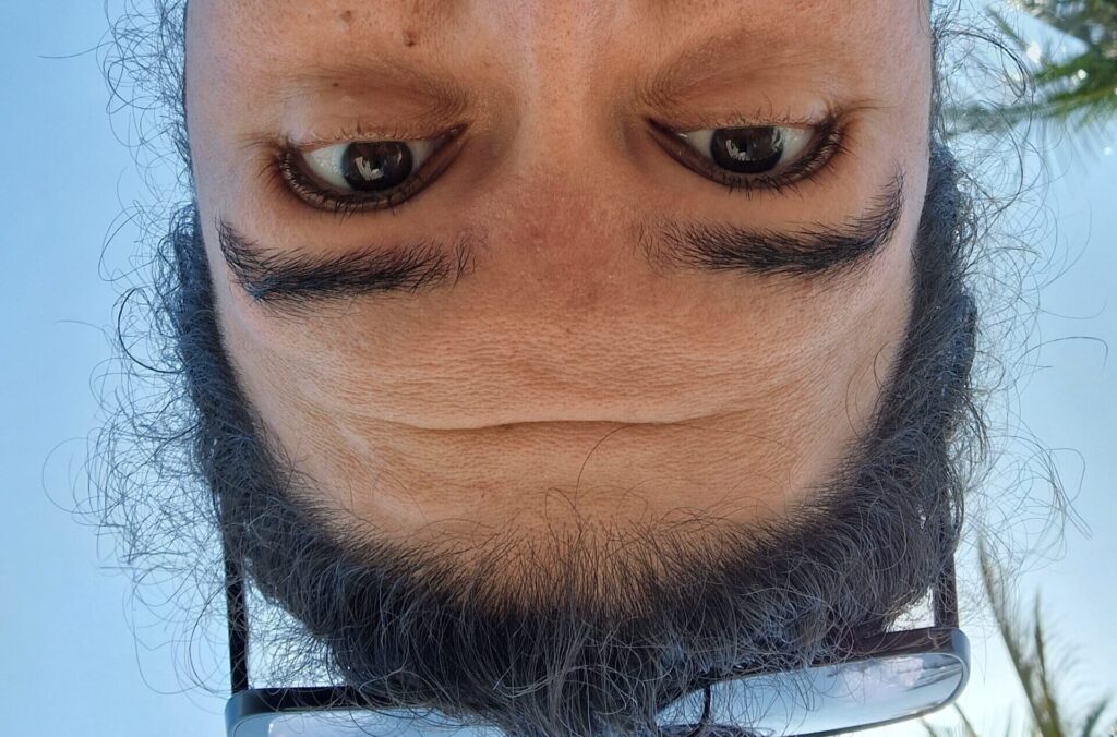 The_global_entity_solo_traveling_Maputo